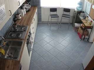 voyeurcam-julmodels-kitchen-2