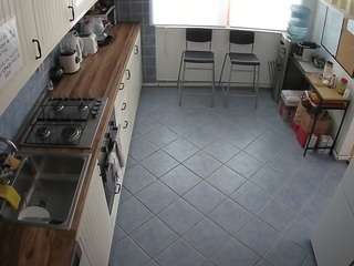 voyeurcam-julmodels-kitchen-2