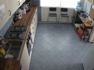 voyeurcam-julmodels-kitchen-2