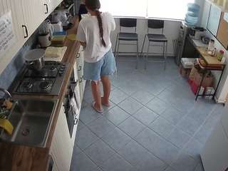 voyeurcam-julmodels-kitchen-2