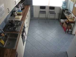 voyeurcam-julmodels-kitchen-2