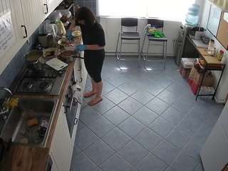 voyeurcam-julmodels-kitchen-2