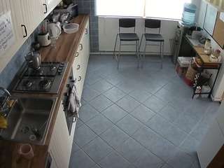 voyeurcam-julmodels-kitchen-2