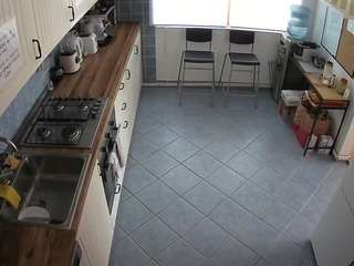 voyeurcam-julmodels-kitchen-2