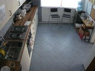 voyeurcam-julmodels-kitchen-2