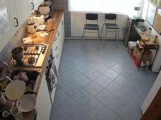 voyeurcam-julmodels-kitchen-2