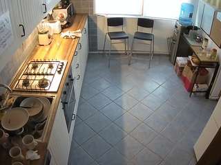 voyeurcam-julmodels-kitchen-2