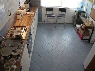 voyeurcam-julmodels-kitchen-2