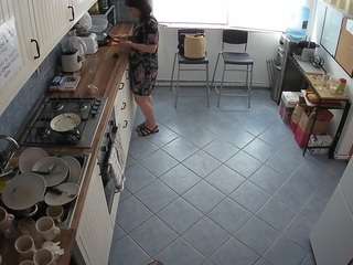 voyeurcam-julmodels-kitchen-2