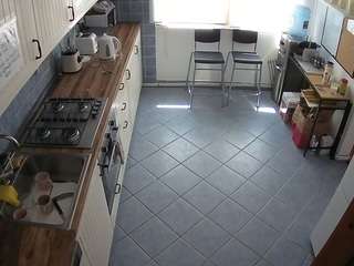 voyeurcam-julmodels-kitchen-2
