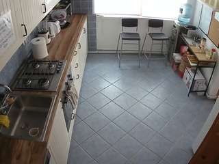 voyeurcam-julmodels-kitchen-2