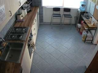 voyeurcam-julmodels-kitchen-2