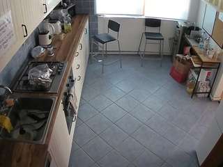 voyeurcam-julmodels-kitchen-2