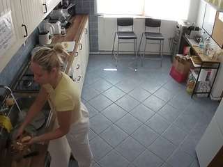 voyeurcam-julmodels-kitchen-2