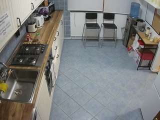 voyeurcam-julmodels-kitchen-2