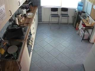 voyeurcam-julmodels-kitchen-2