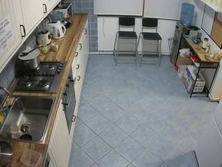 voyeurcam-julmodels-kitchen-2