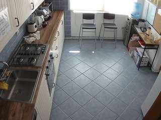 voyeurcam-julmodels-kitchen-2