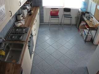 voyeurcam-julmodels-kitchen-2