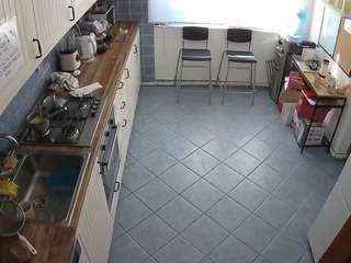 voyeurcam-julmodels-kitchen-2 Webcam Model Profile