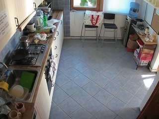 voyeurcam-julmodels-kitchen-2