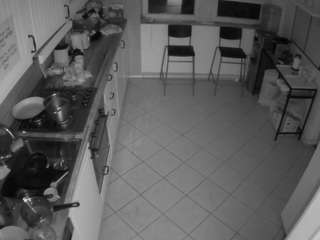 voyeurcam-julmodels-kitchen-2 camsoda