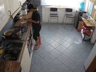 voyeurcam-julmodels-kitchen-2 camsoda