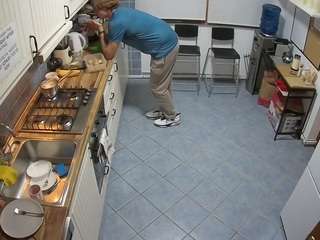 voyeurcam-julmodels-kitchen-2 camsoda