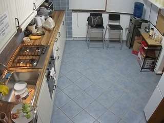 voyeurcam-julmodels-kitchen-2 camsoda