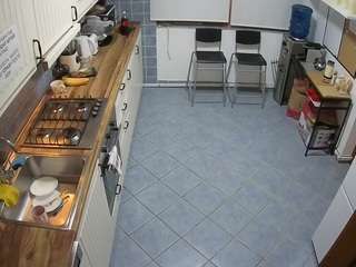 voyeurcam-julmodels-kitchen-2 camsoda