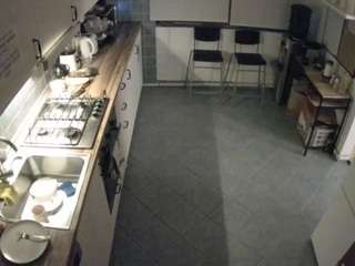 voyeurcam-julmodels-kitchen-2 camsoda