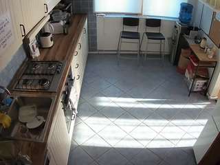 voyeurcam-julmodels-kitchen-2 camsoda