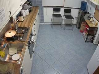 voyeurcam-julmodels-kitchen-2 camsoda