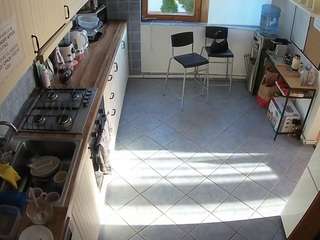 voyeurcam-julmodels-kitchen-2
