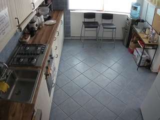 voyeurcam-julmodels-kitchen-2