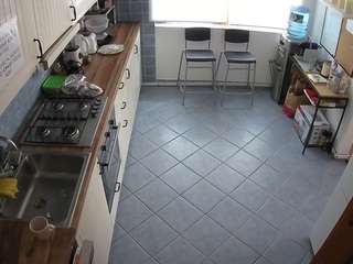 voyeurcam-julmodels-kitchen-2