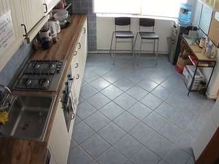 voyeurcam-julmodels-kitchen-2