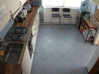 voyeurcam-julmodels-kitchen-2