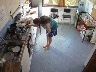 voyeurcam-julmodels-kitchen-2