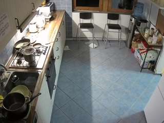 voyeurcam-julmodels-kitchen-2 camsoda