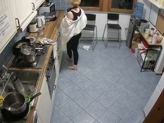 voyeurcam-julmodels-kitchen-2