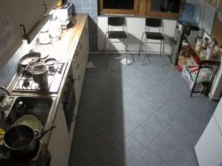 voyeurcam-julmodels-kitchen-2