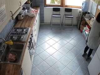 voyeurcam-julmodels-kitchen-2 camsoda