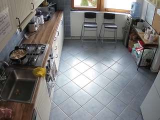 voyeurcam-julmodels-kitchen-2