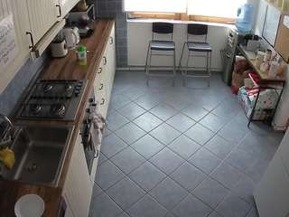 voyeurcam-julmodels-kitchen-2 camsoda