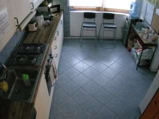 voyeurcam-julmodels-kitchen-2 camsoda