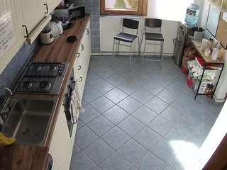 voyeurcam-julmodels-kitchen-2 camsoda