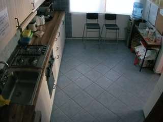 voyeurcam-julmodels-kitchen-2 camsoda