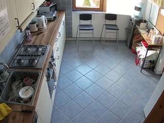 voyeurcam-julmodels-kitchen-2 camsoda