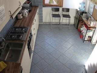 voyeurcam-julmodels-kitchen-2 camsoda
